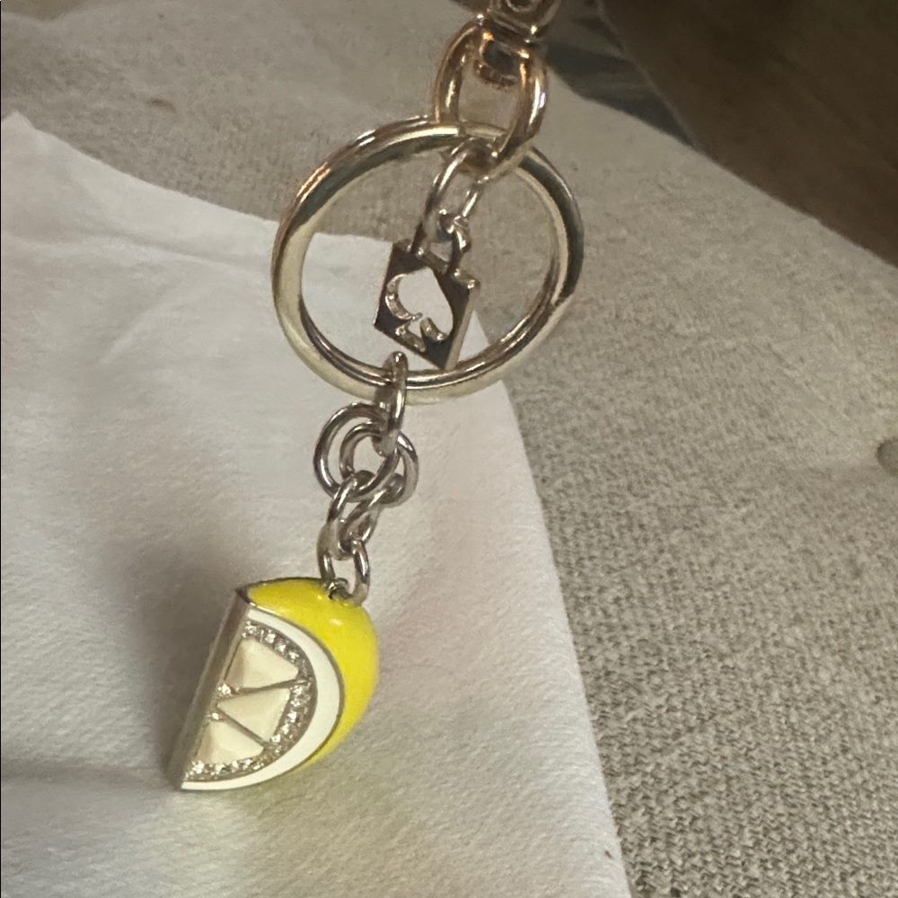 NWOT, Kate Spade vintage gold/ lemon slice key/bag charm. - Picture 7 of 7